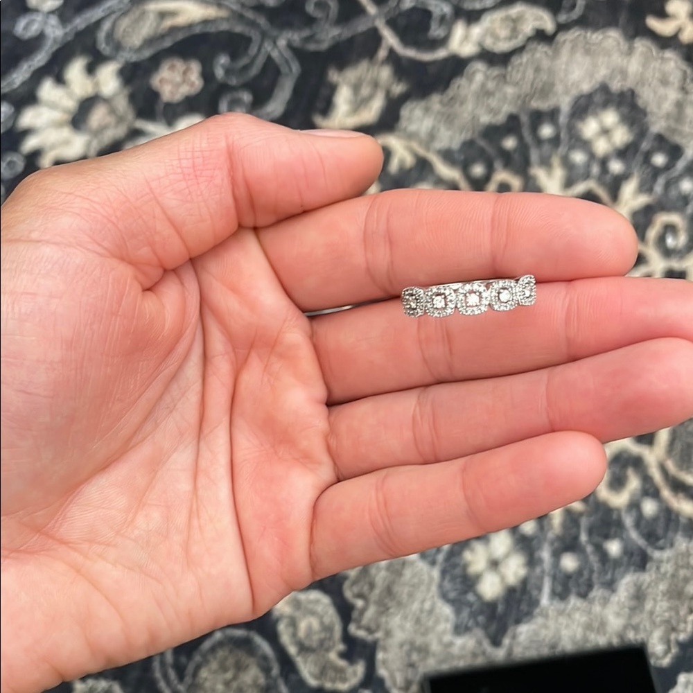 Macy's White Gold Diamond Halo Cluster Ring Elegant Jewelry